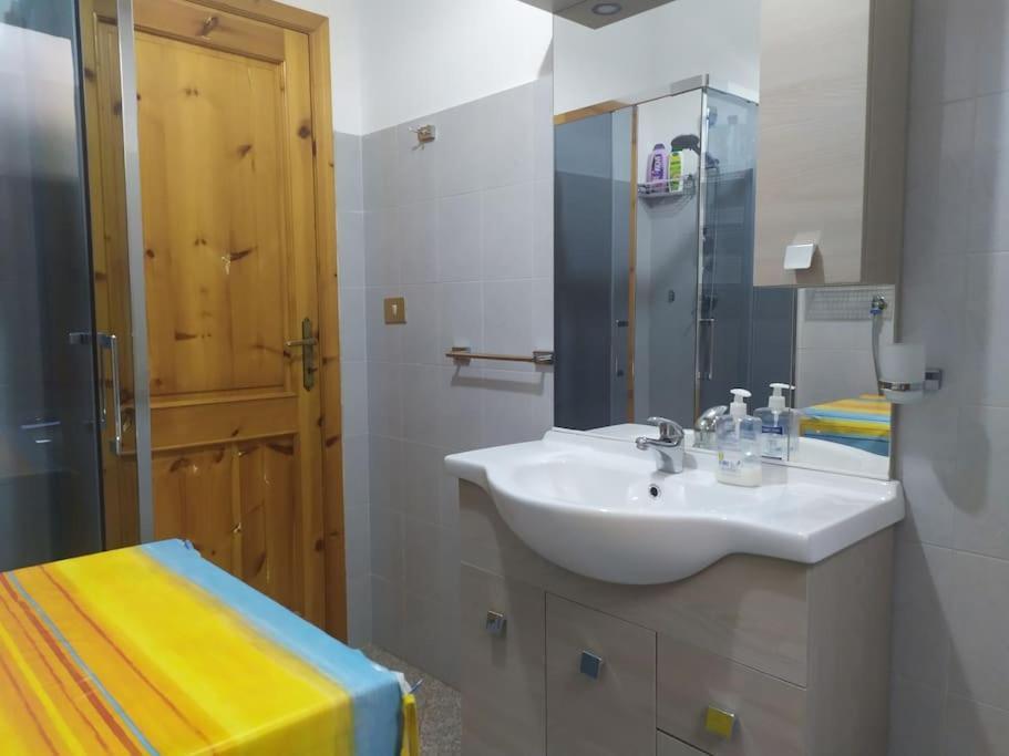 Appartamento A 50 Mt Dal Mare Cala Gonone Exterior foto